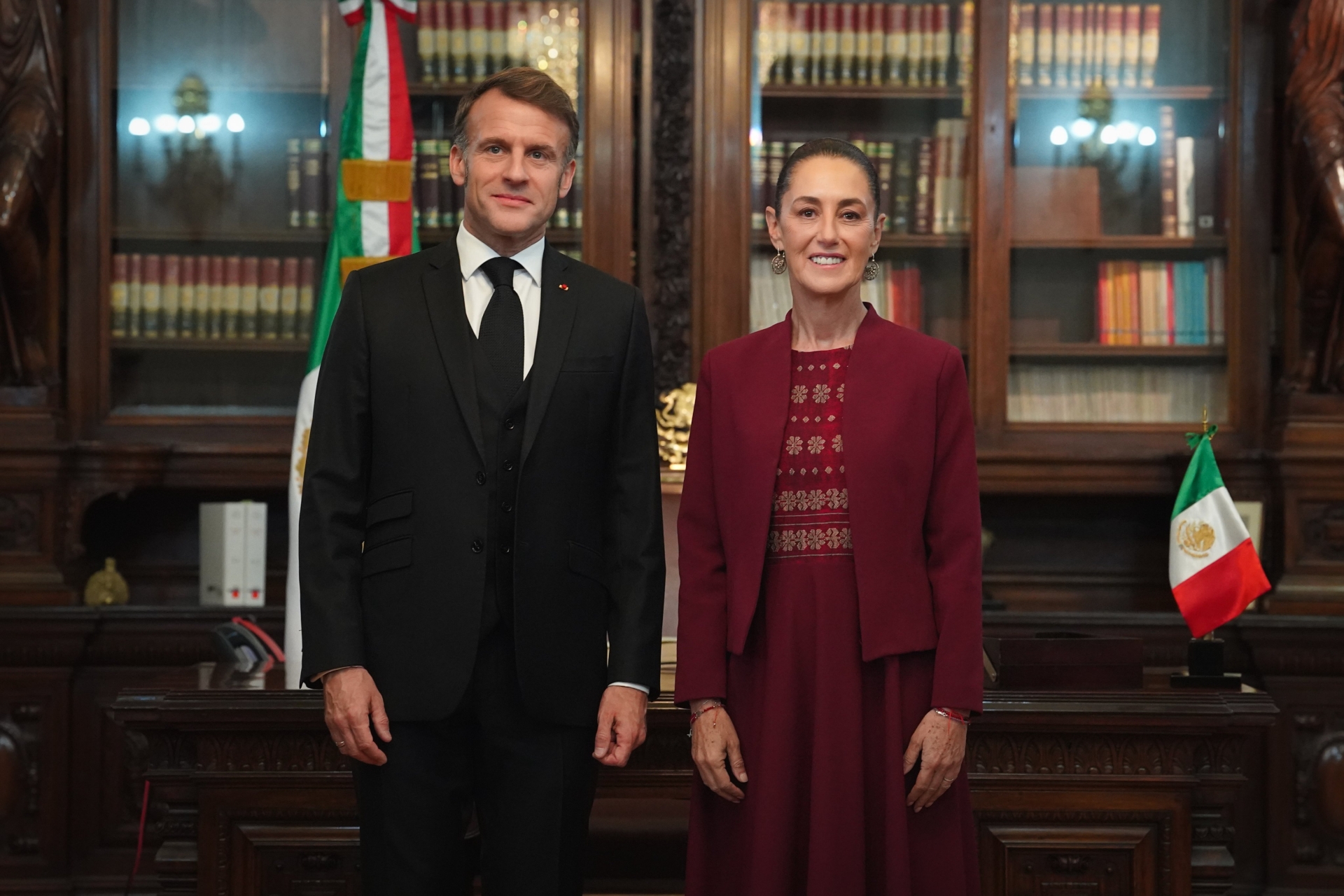 Sheinbaum recibe a Macron en Palacio Nacional