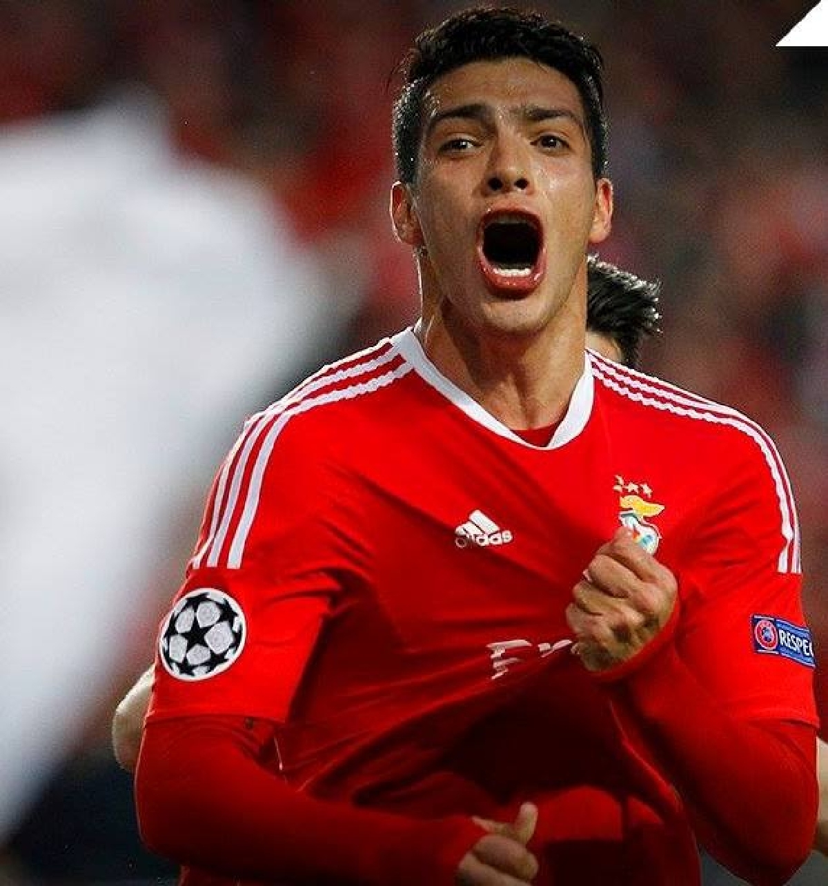 Raúl Jiménez está en la mira del Liverpool
