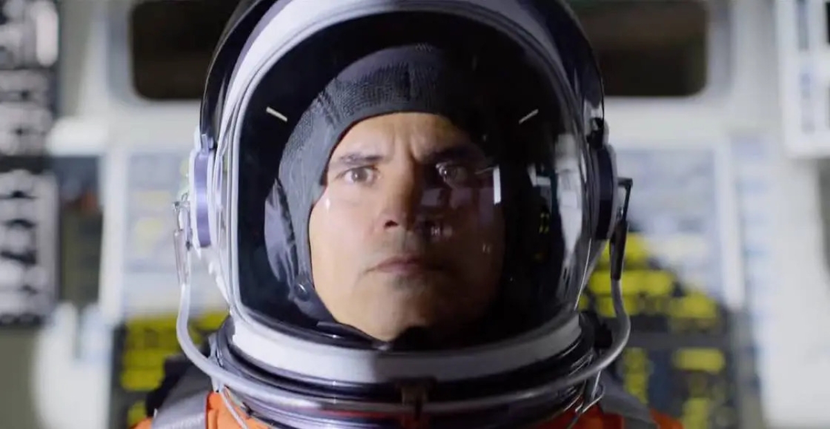 Estrenan tráiler de 'A million miles away', historia del austronauta mexicano