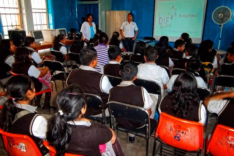 Denuncian irregularidades de directora y supervisor de la secundaria técnica 24