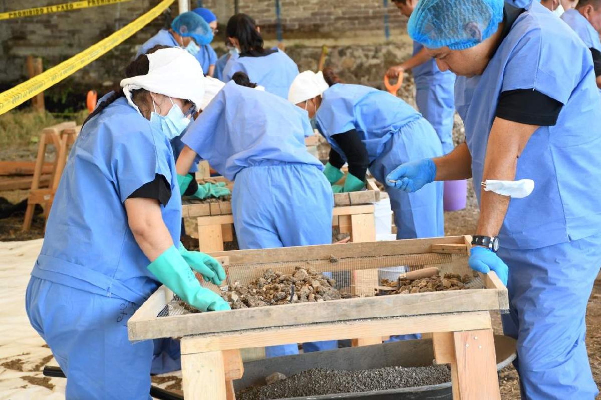 Extiende FGE diligencia en fosa común de Jojutla