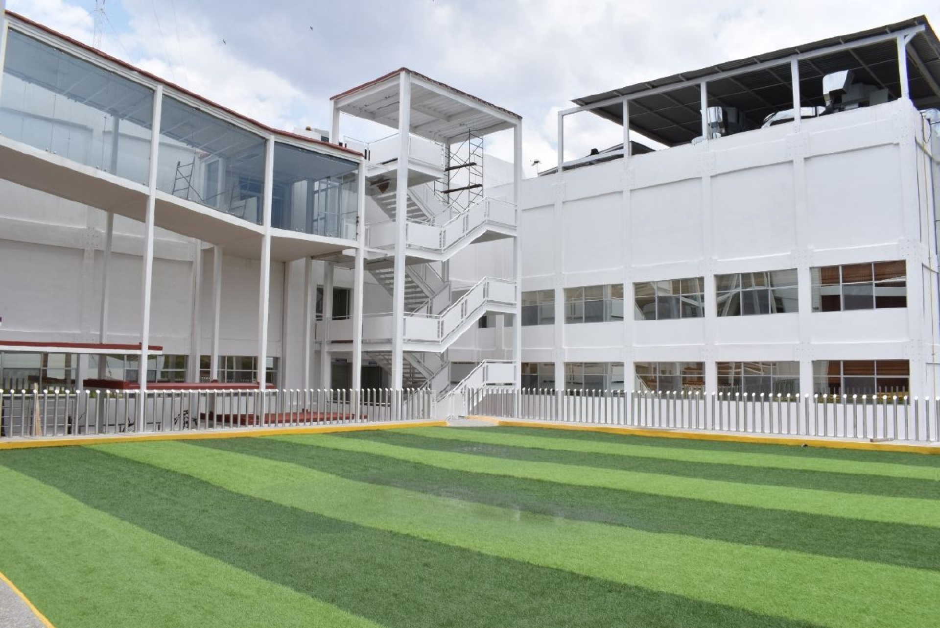 El hospital “Dr. Carlos Calero Elorduy”, abierto al público en general