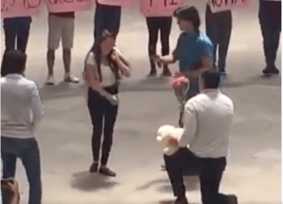 Este hombre decidió mostrar su amor frente a toda la universidad y esto fue lo que pasó