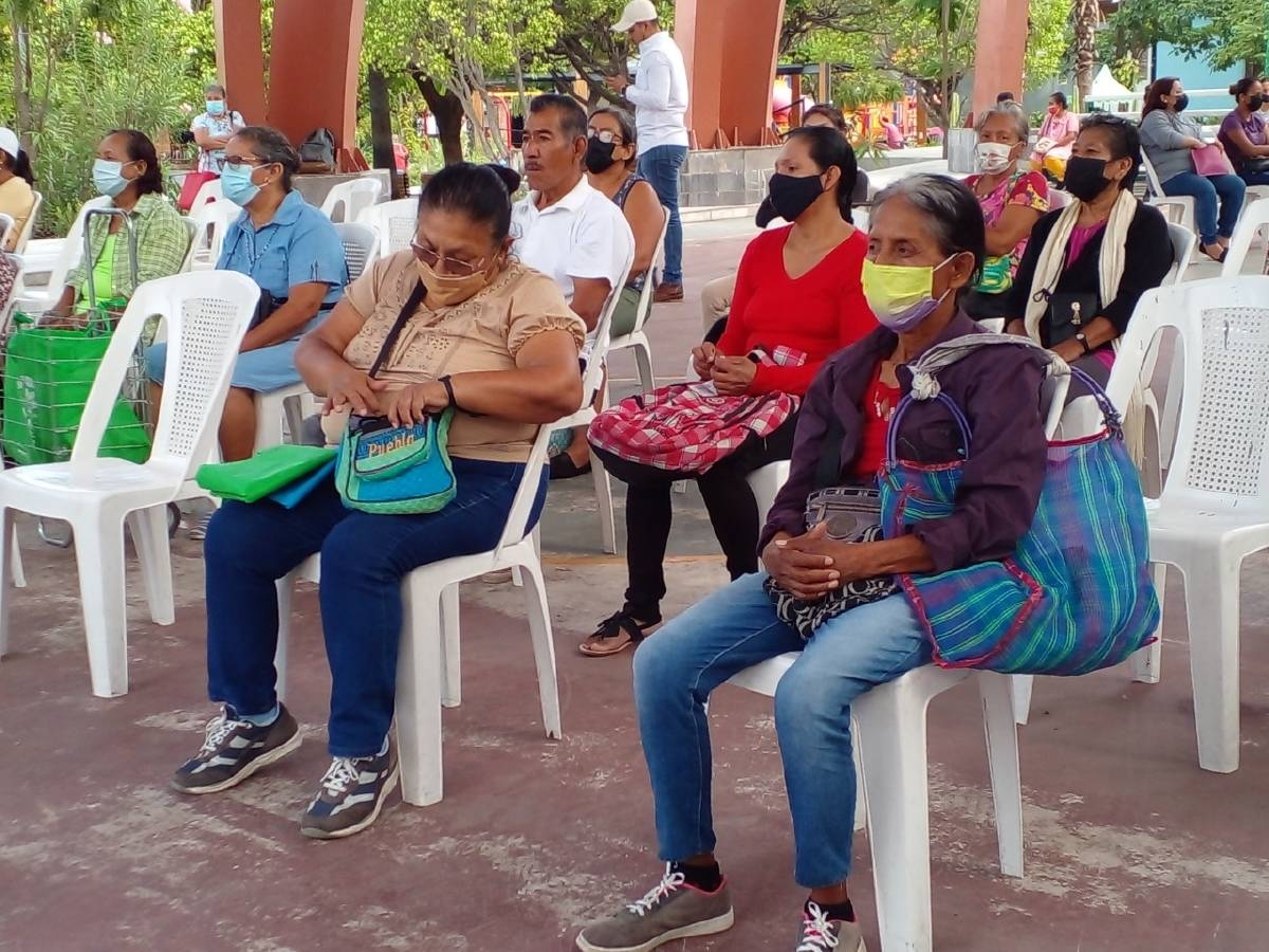 Entregan despensas a grupos vulnerables en Jojutla