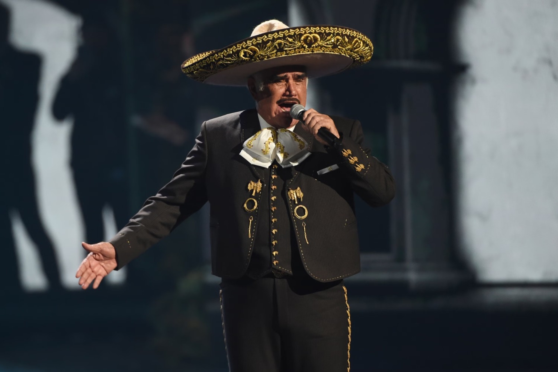 Lanzarán disco póstumo de Vicente Fernández con 25 colaboraciones y material inédito en 2026