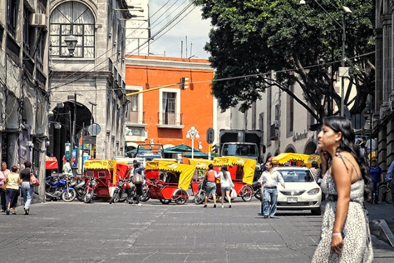 Moto-taxistas protestan en Cuernavaca para exigir su regularización