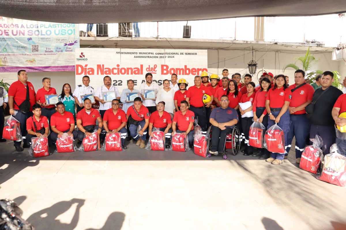 Temixco equipa a Bomberos y ERUM con nuevo material y uniformes