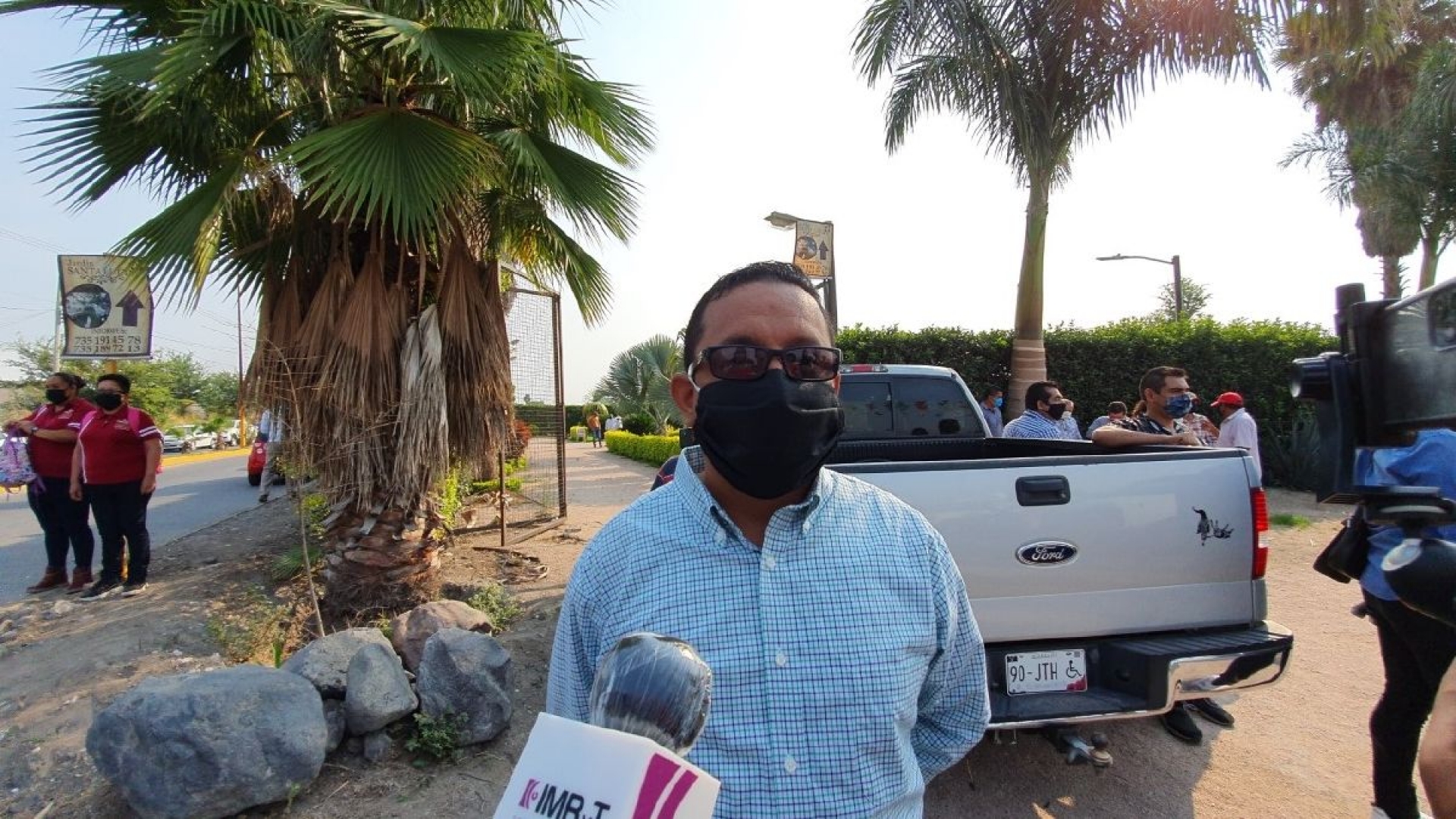 Verifican negocios para evitar venta de alcohol adulterado en Cuautla