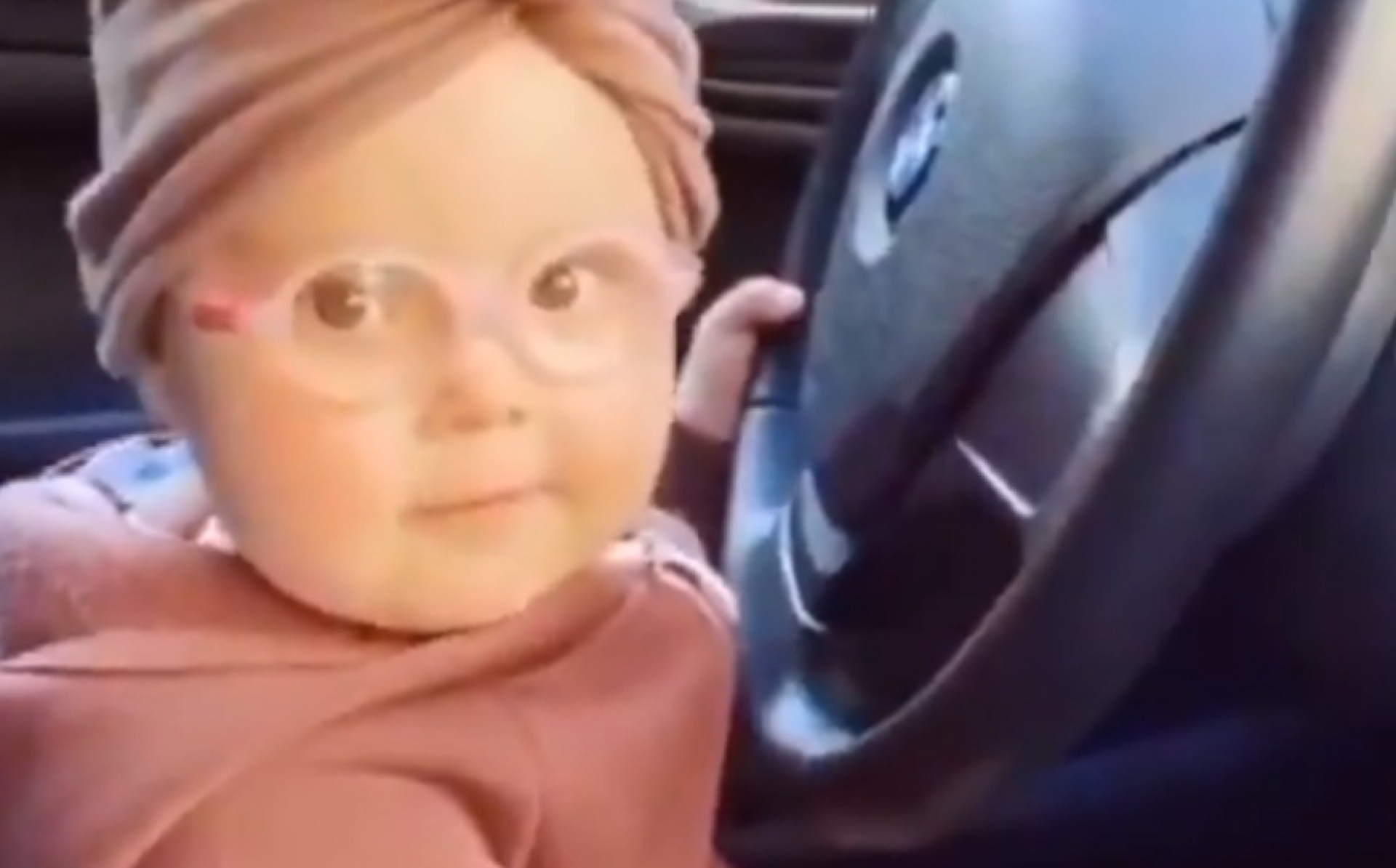 Bebé se hace viral y se convierte en "el mejor video del 2020"