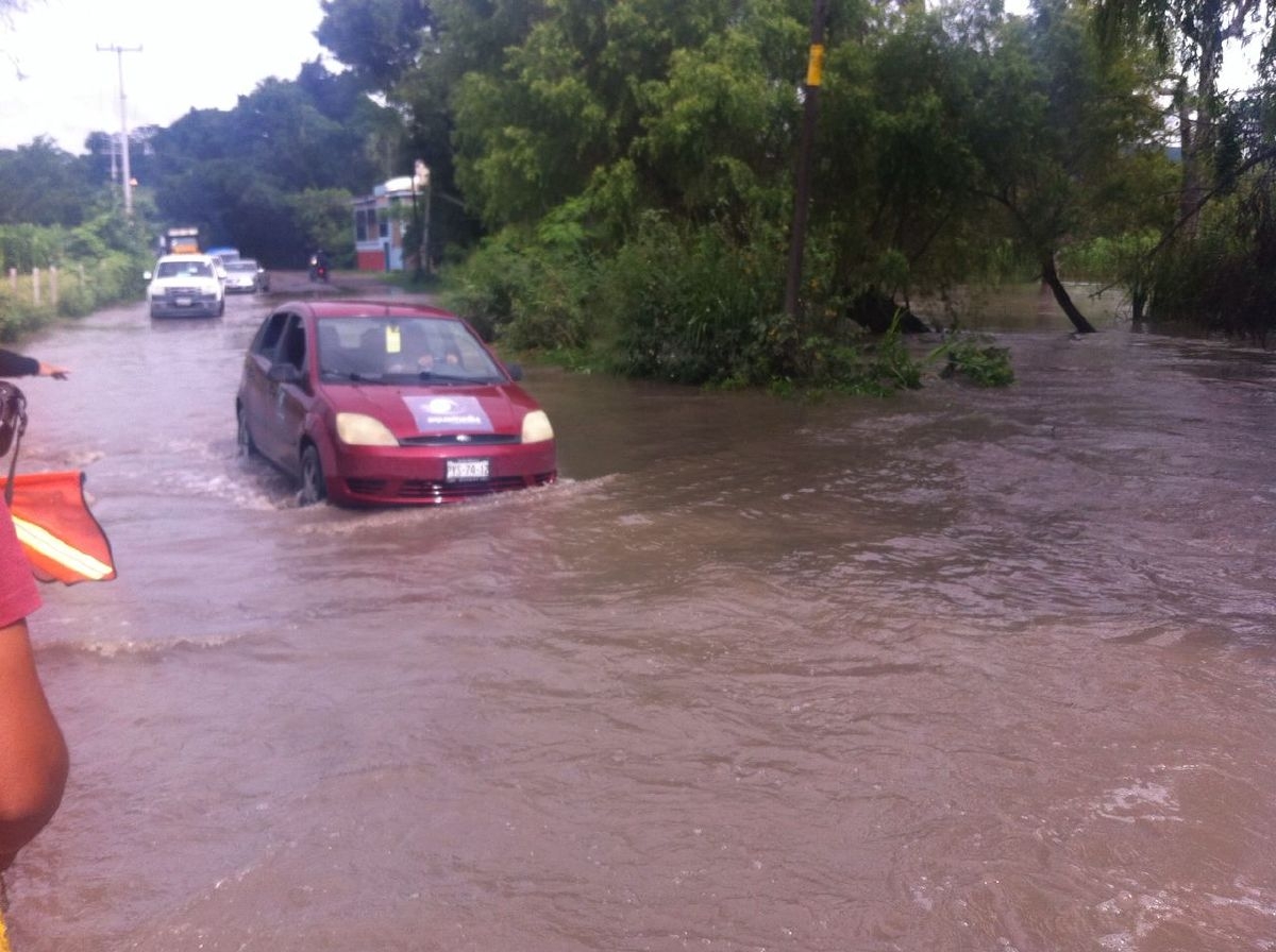 Dejan inundaciones daños en Tlaltizapán