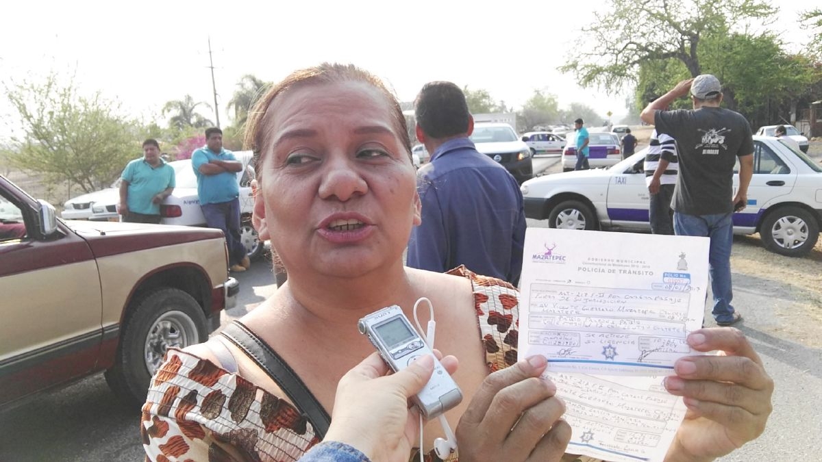Aseguran taxistas de Alpuyeca que han sido infraccionados por subir pasaje fuera de su jurisdicción
