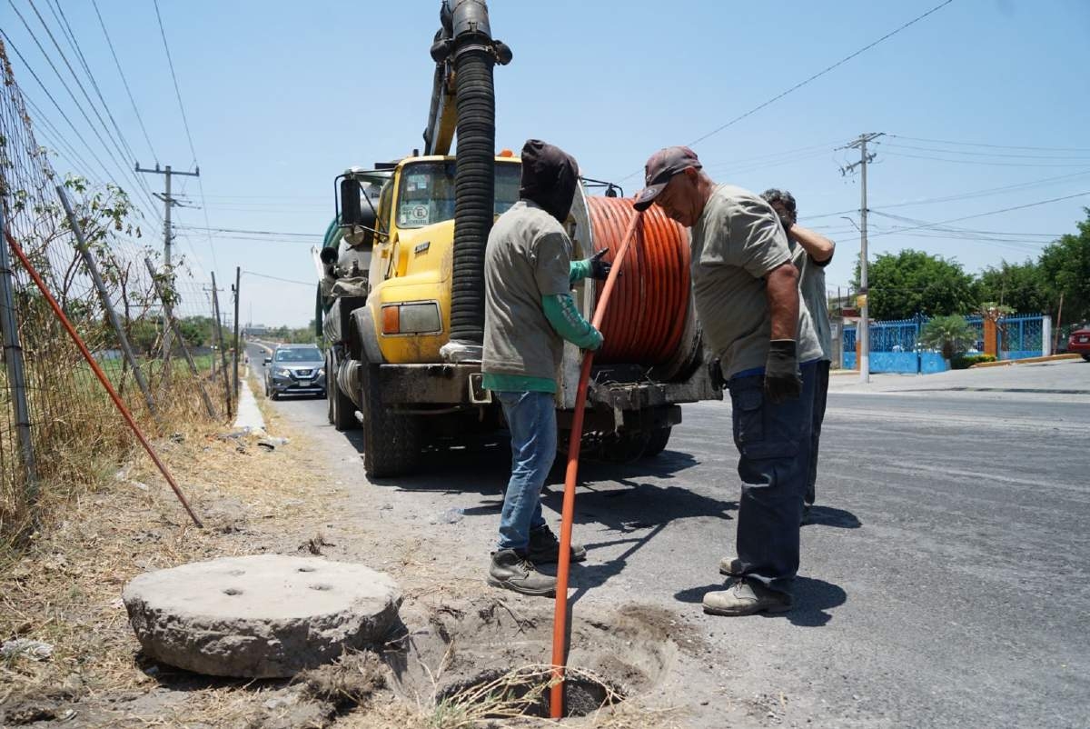 Continúan trabajos de limpieza y mantenimiento de drenaje en jojutla