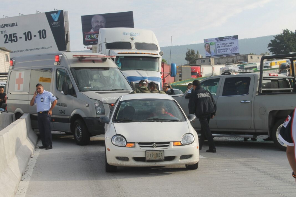 Carambola en la autopista deja tres marinos y dos civiles lesionados
