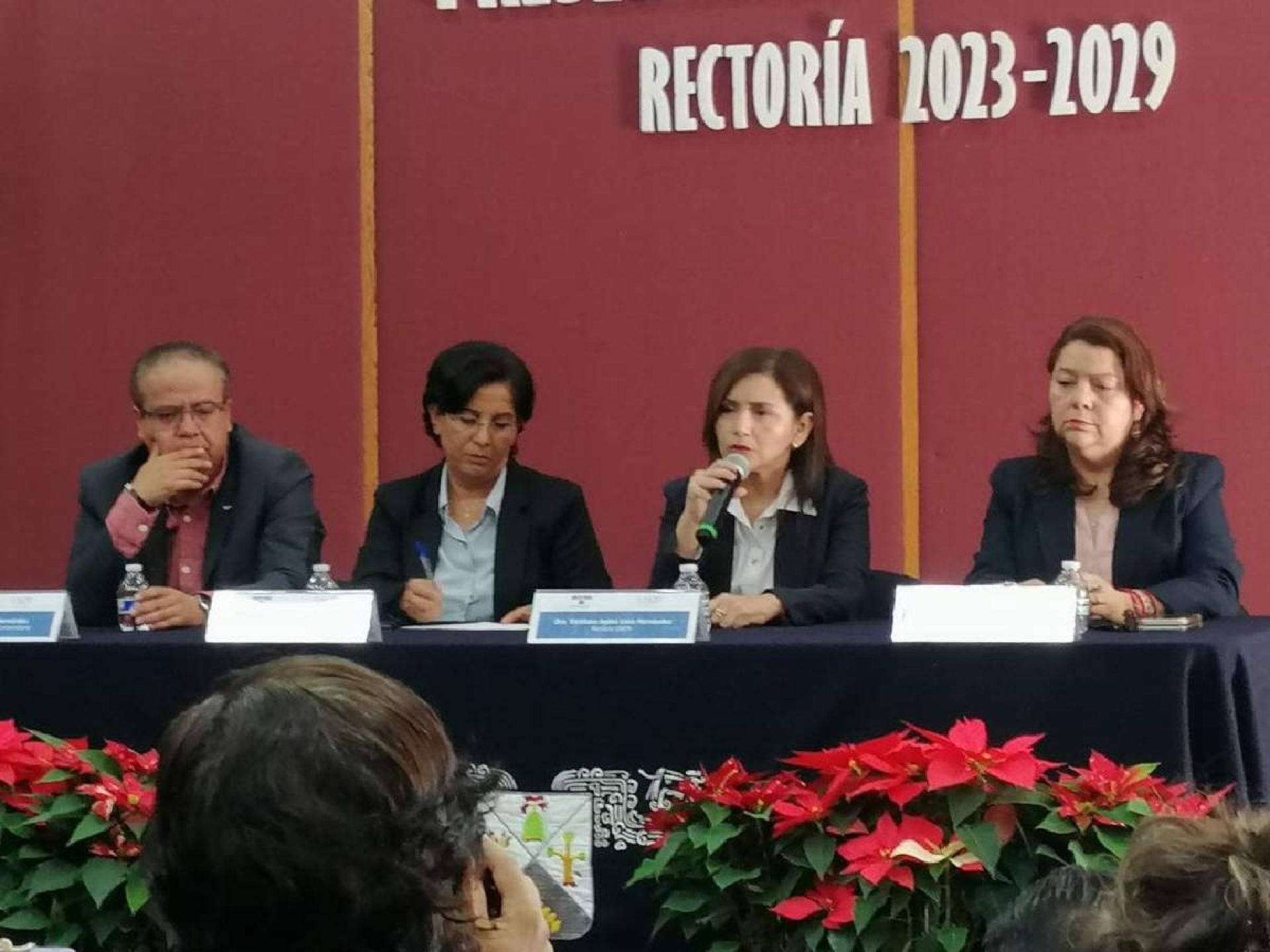 Oficializa rectora de la UAEM a su gabinete