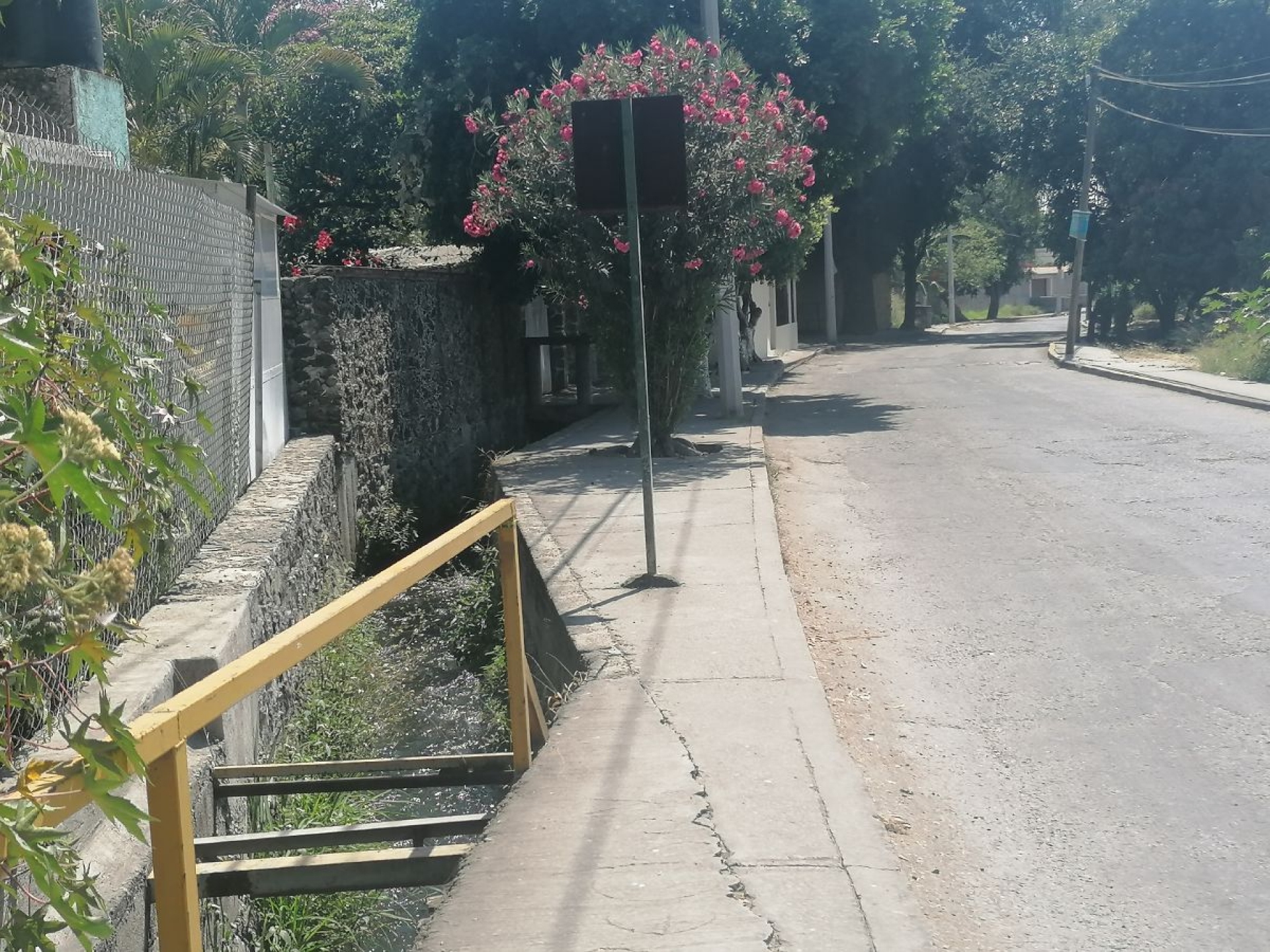 Hallan un cuerpo en el canal de riego
