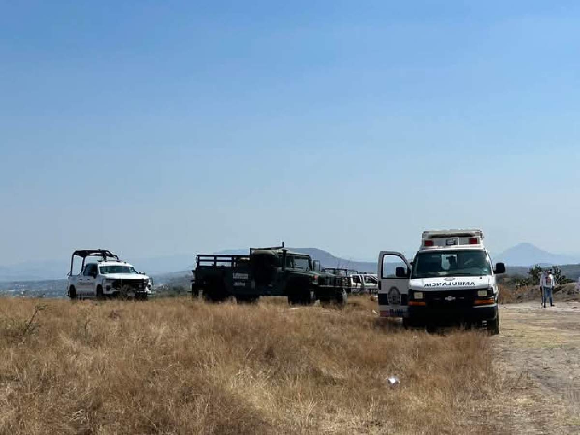 Hallan cuatro osamentas en una fosa clandestina