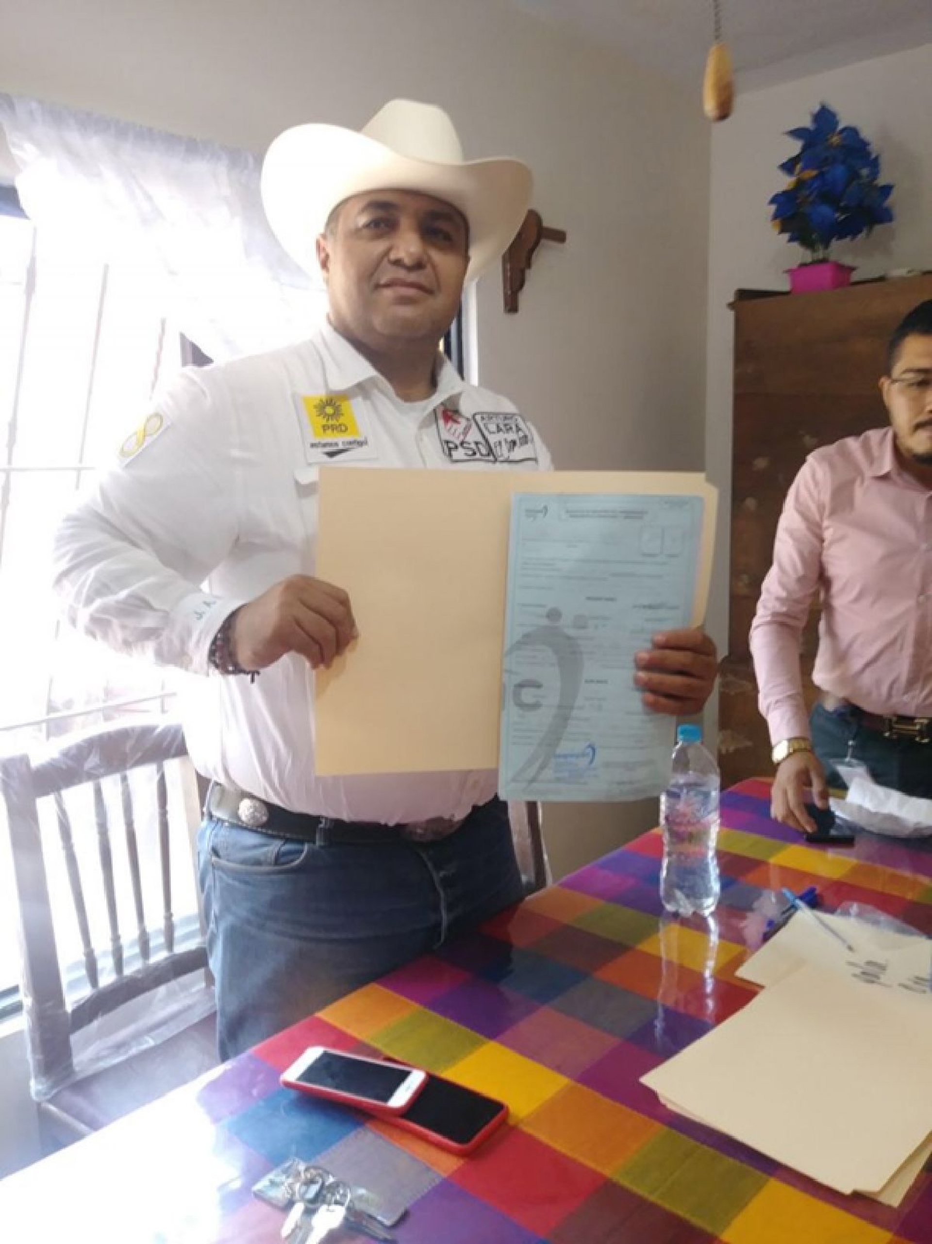 Arturo Lara se registra como candidato a alcaldía de Ayala