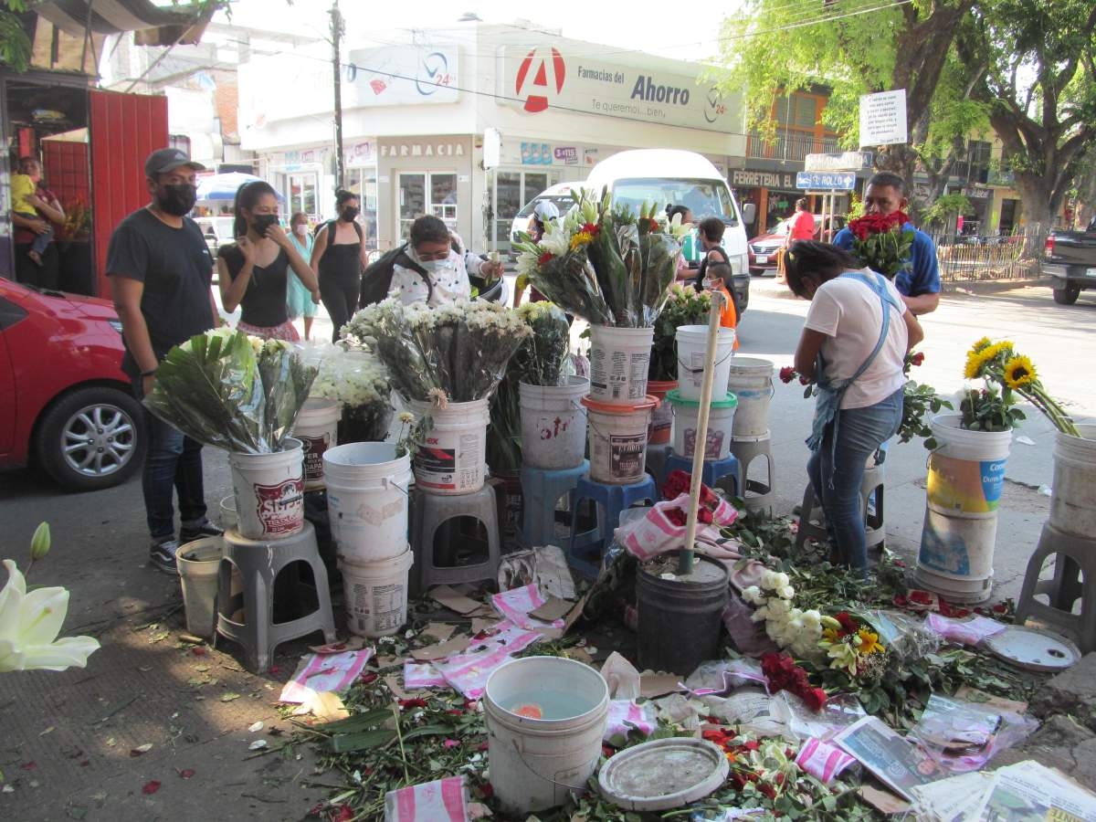 Mejoran ventas por 10 de mayo en municipios del sur