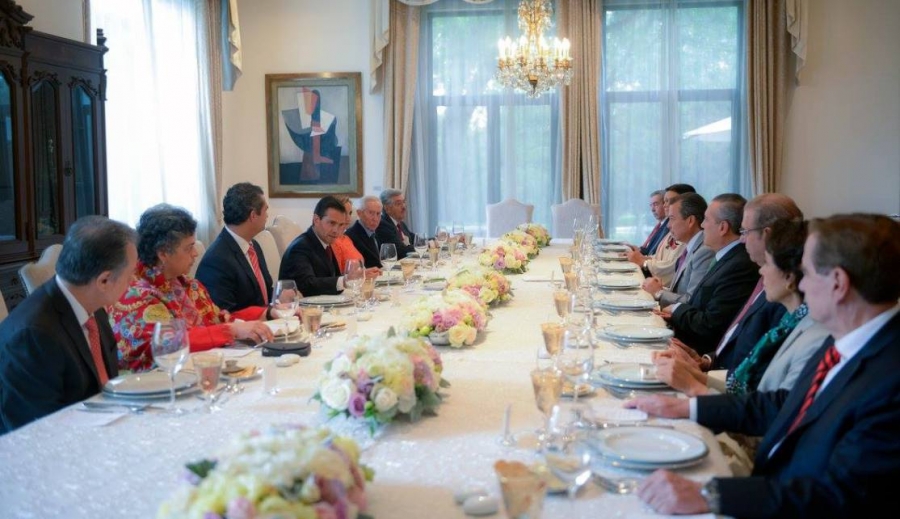 EPN se reúne en Los Pinos con dirigencia y exlíderes del PRI