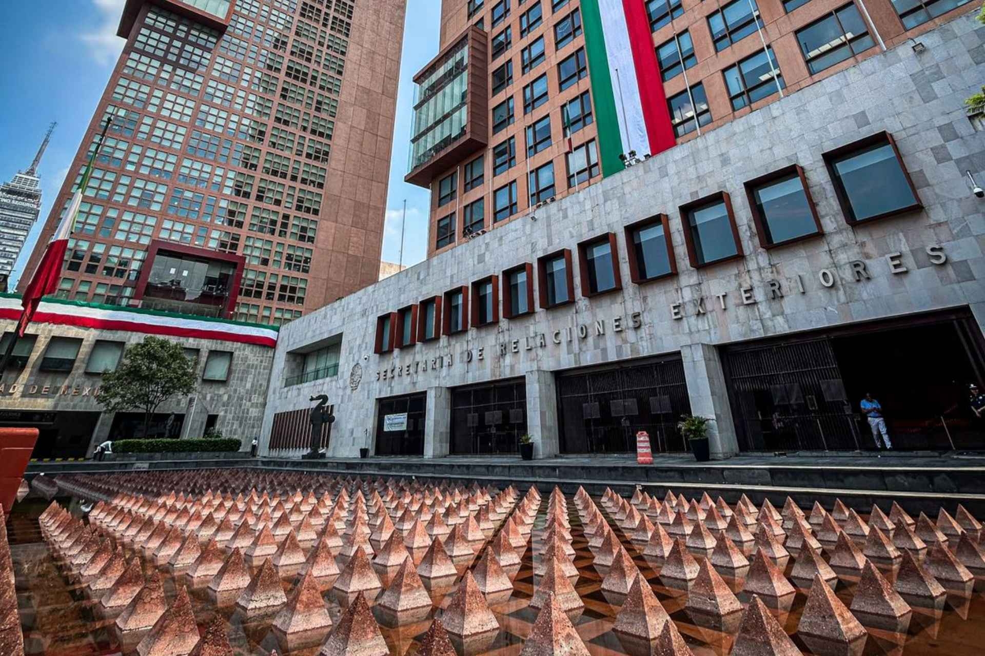 Cancillería reconoce retraso en pago a personal del Servicio Exterior; cubrirá adeudo lunes