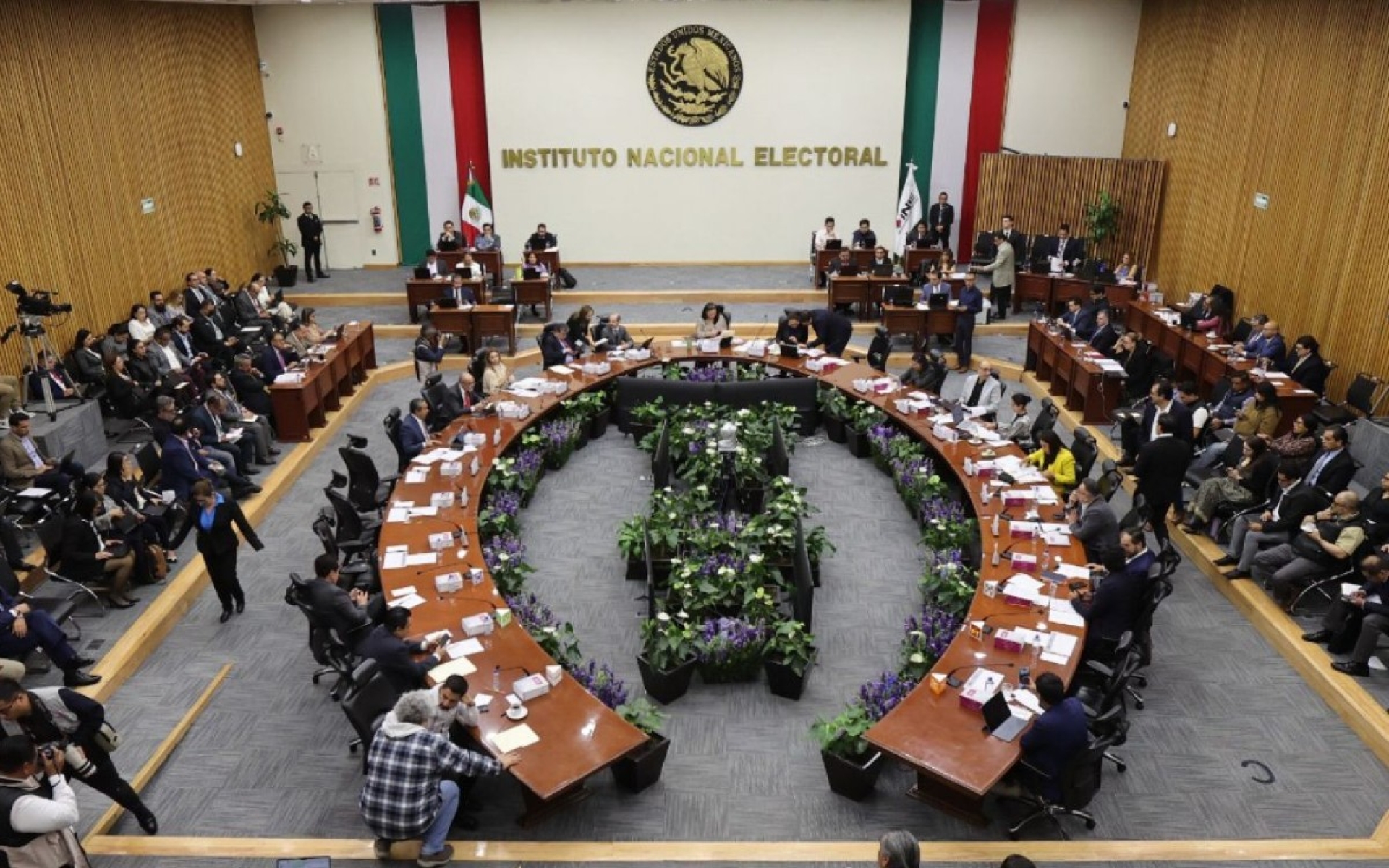 INE avala a cinco organizaciones para buscar registro como partidos políticos