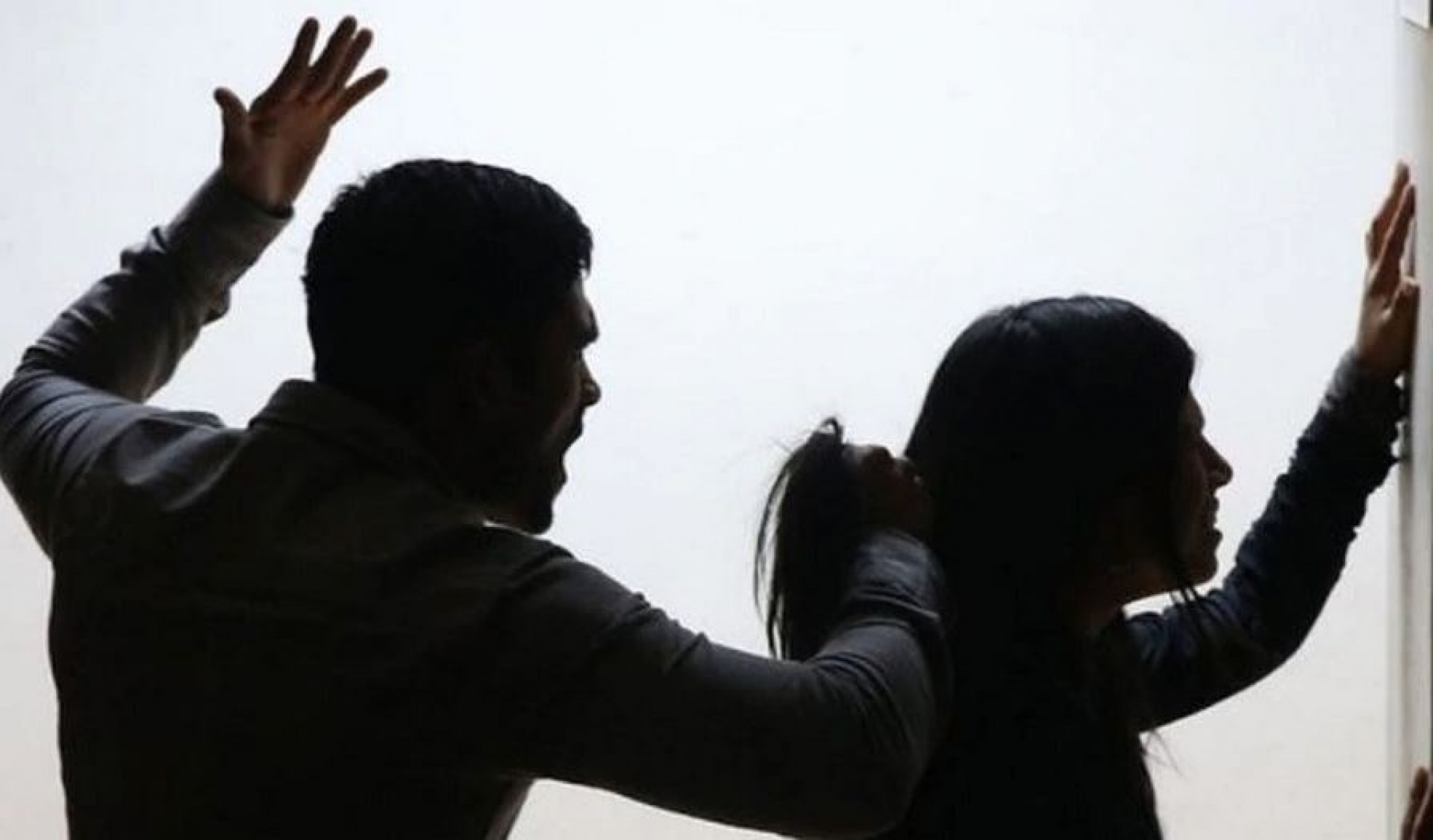 Arremetió a golpes en contra de su exnovia