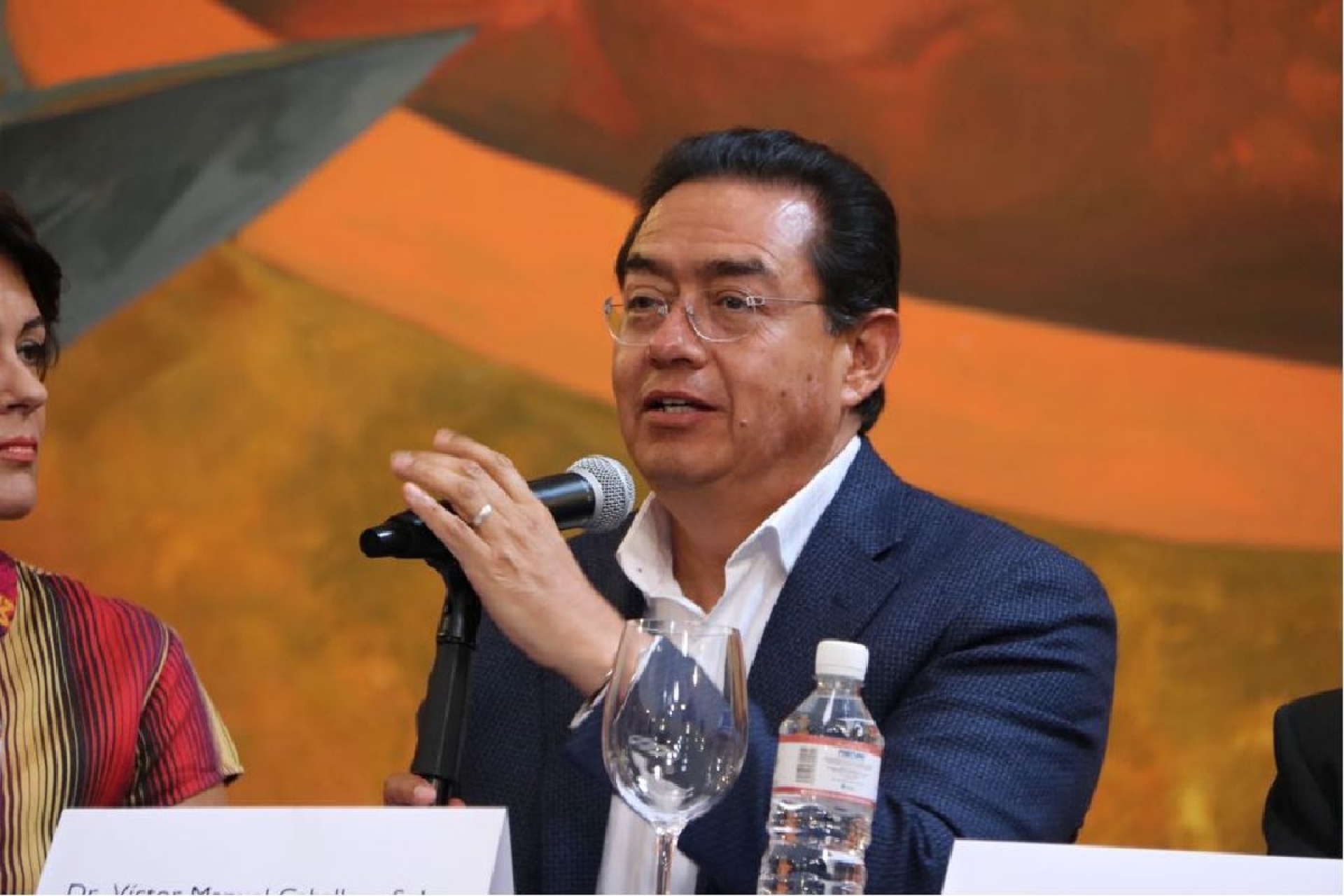 Víctor Caballero firmó la Carta de la Cultura Morelense