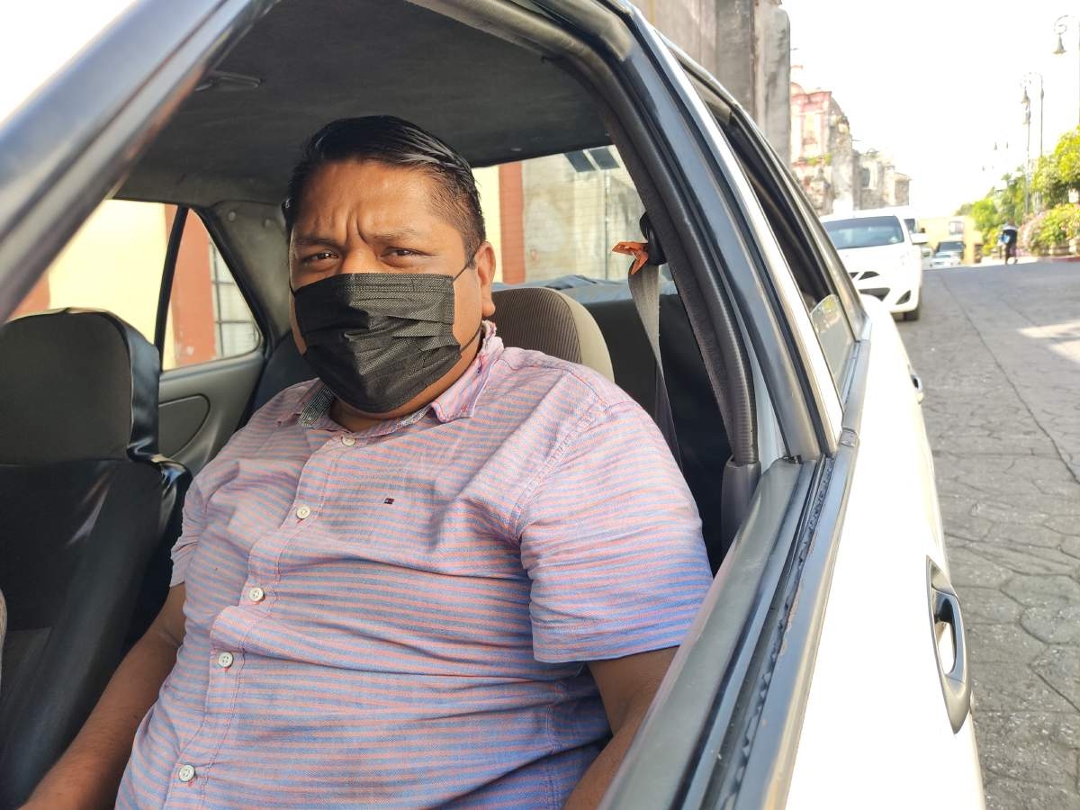 Por unos meses hizo servicio colectivo en el taxi
