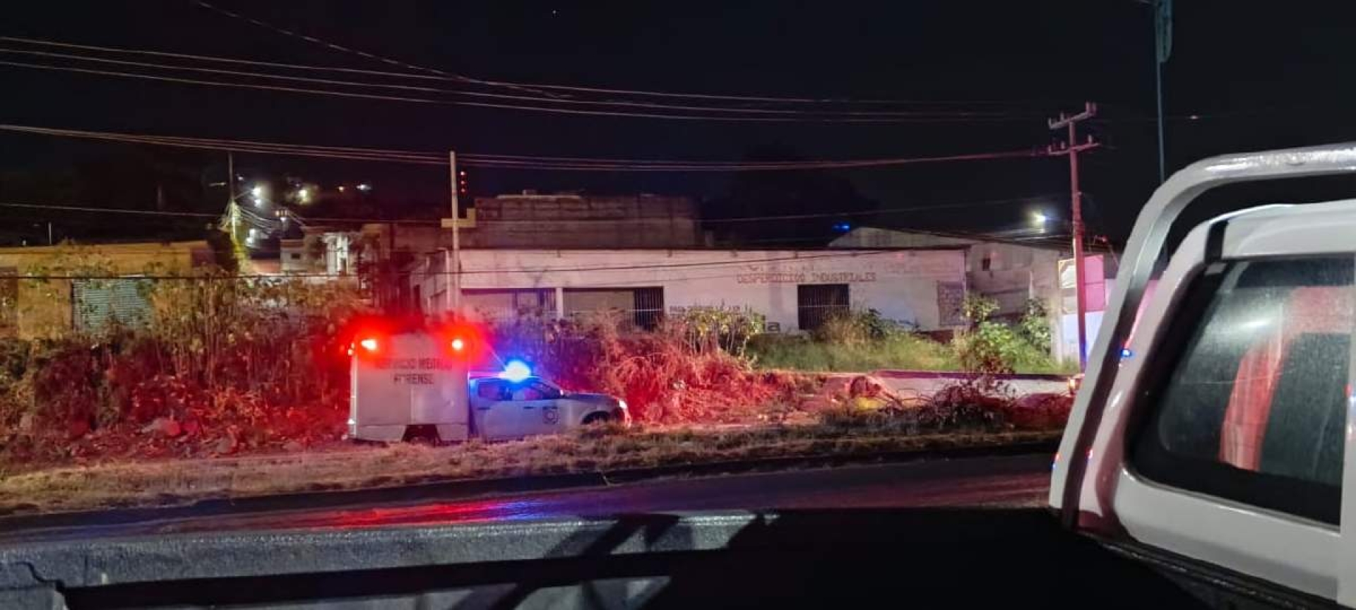 Fallece motociclista al derrapar