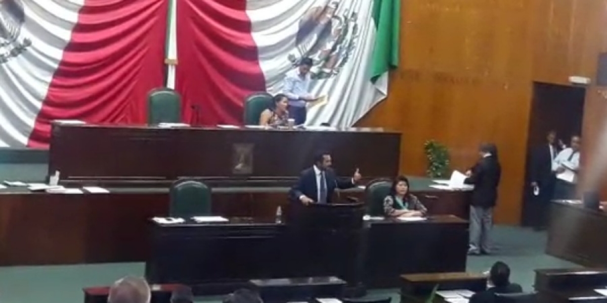 Aprueban solicitud de licencia al diputado Francisco Santillán, por unanimidad