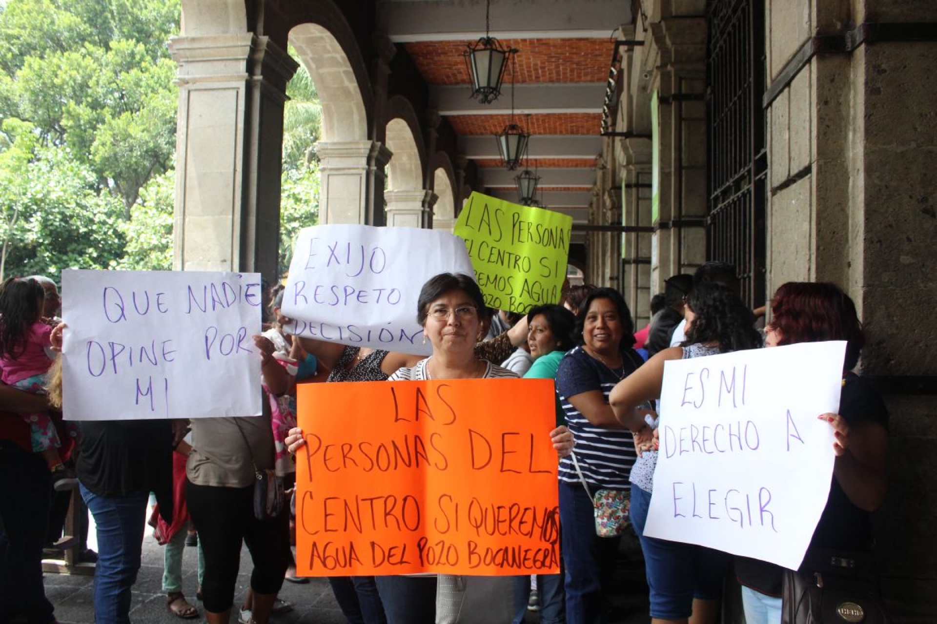 Con protesta, habitantes de Tepoztlán exigen no se cancele pozo que dotará de agua potable a su comunidad