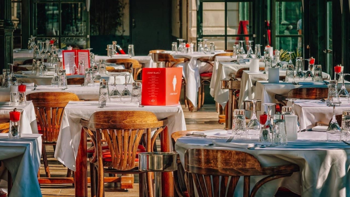 Influencer propone comer gratis en restaurante a cambio de stories y post; la respuesta se volvió viral
