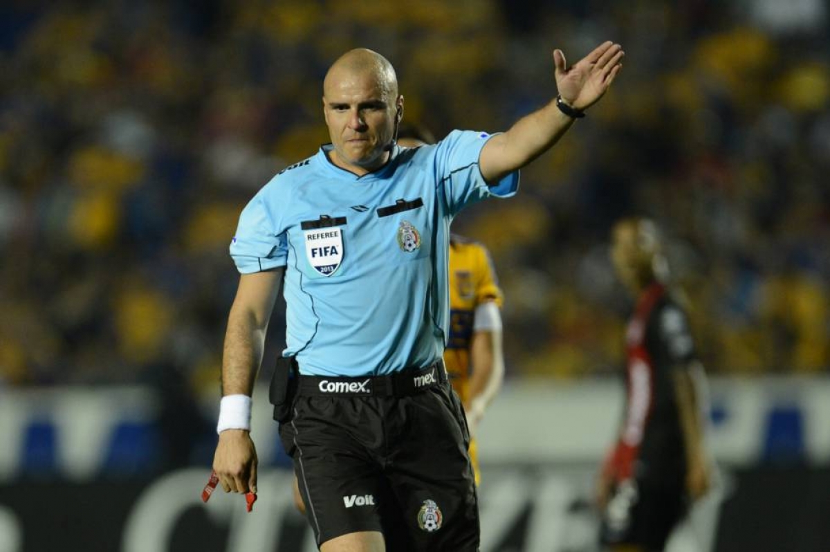 Francisco Chacón, el árbitro de la final de ida de la Copa Libre Unión Tecate Fortaleza