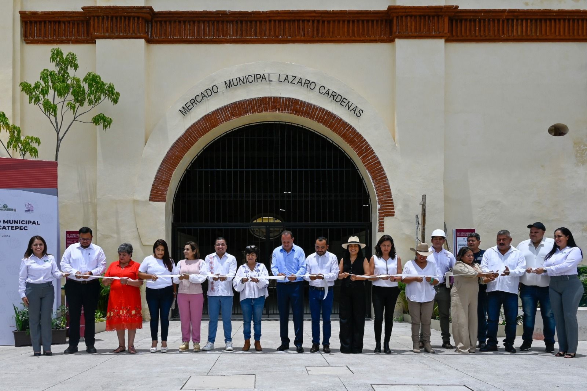 Cumple Cuauhtémoc Blanco con rehabilitación del mercado 'Lázaro Cárdenas' de Zacatepec