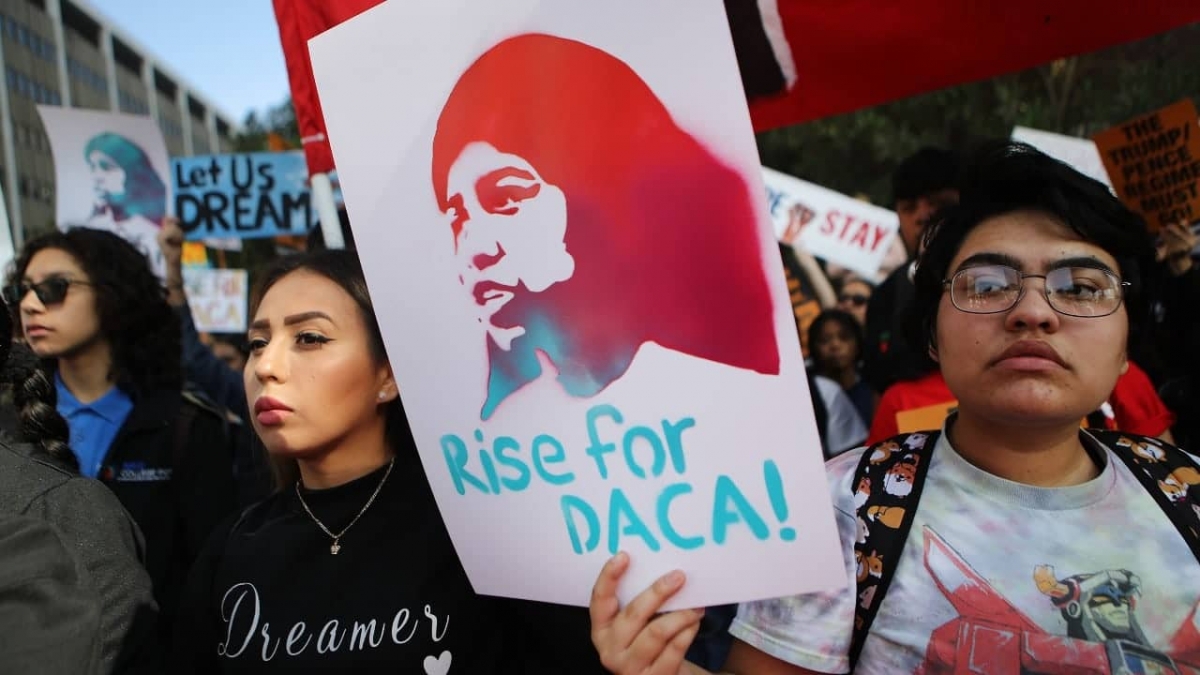 Piden a Joe Biden actuar ante fallo de juez contra el programa DACA