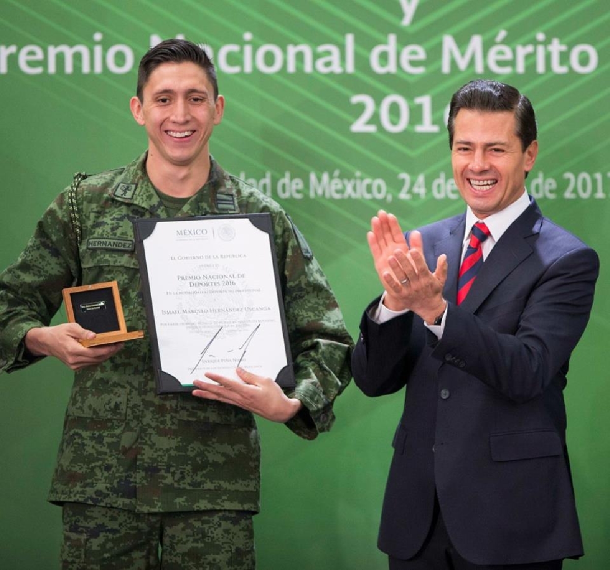 Ismael Hernández recibe Premio Nacional de Deportes 2016