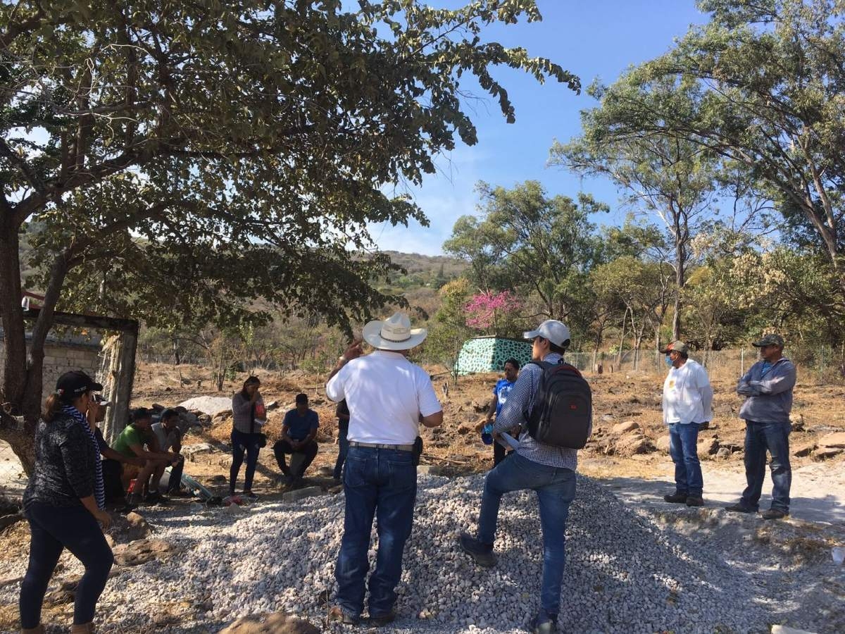 Quieren darle formalidad a la producción de mezcal en Miacatlán