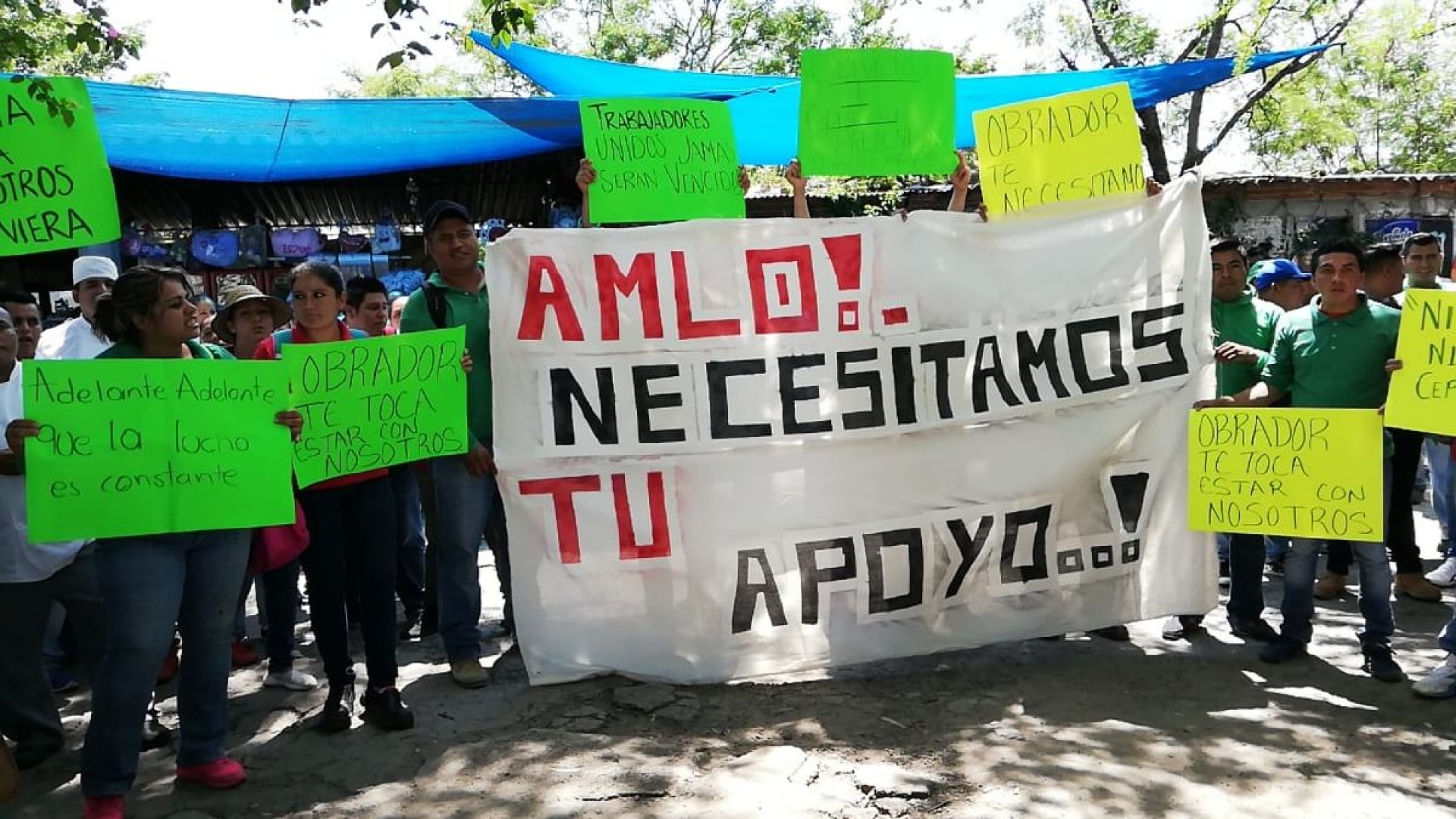 Marchan trabajadores del Cefereso 16 en contra de despido masivo