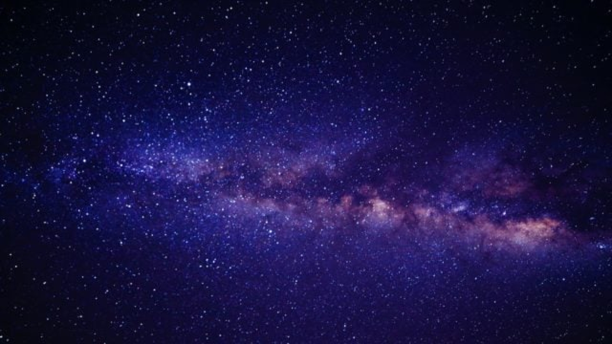Hallan indicios de vapor de agua en un exoplaneta examinado por telescopio Webb