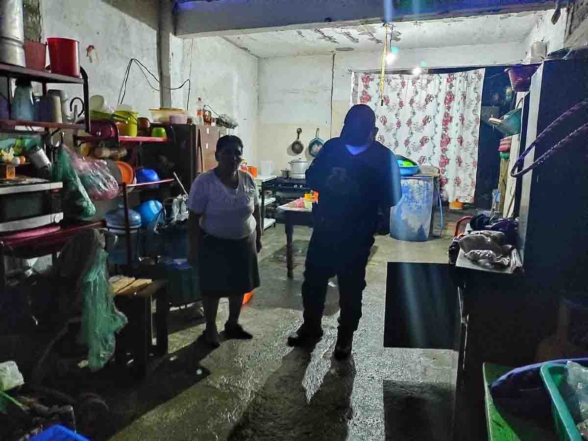 Buscan a motociclista que habría caído a una barranca