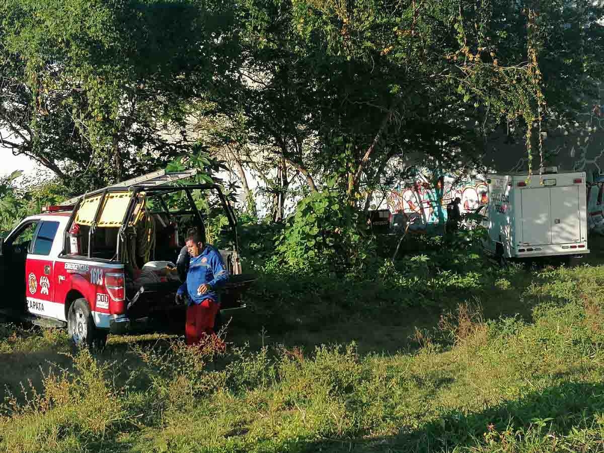 Hallan cadáver descompuesto en una barranca