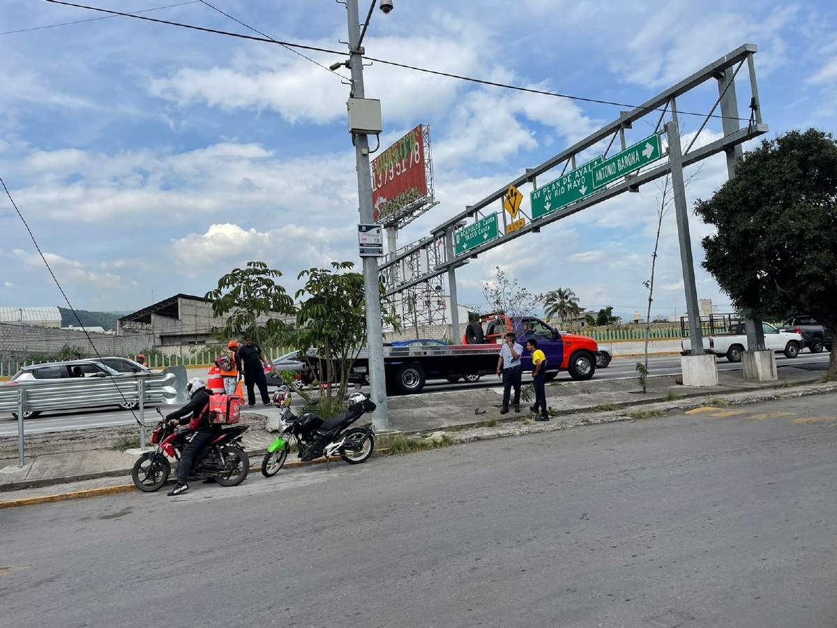 Motociclista se desmaya sobre el Paso Exprés