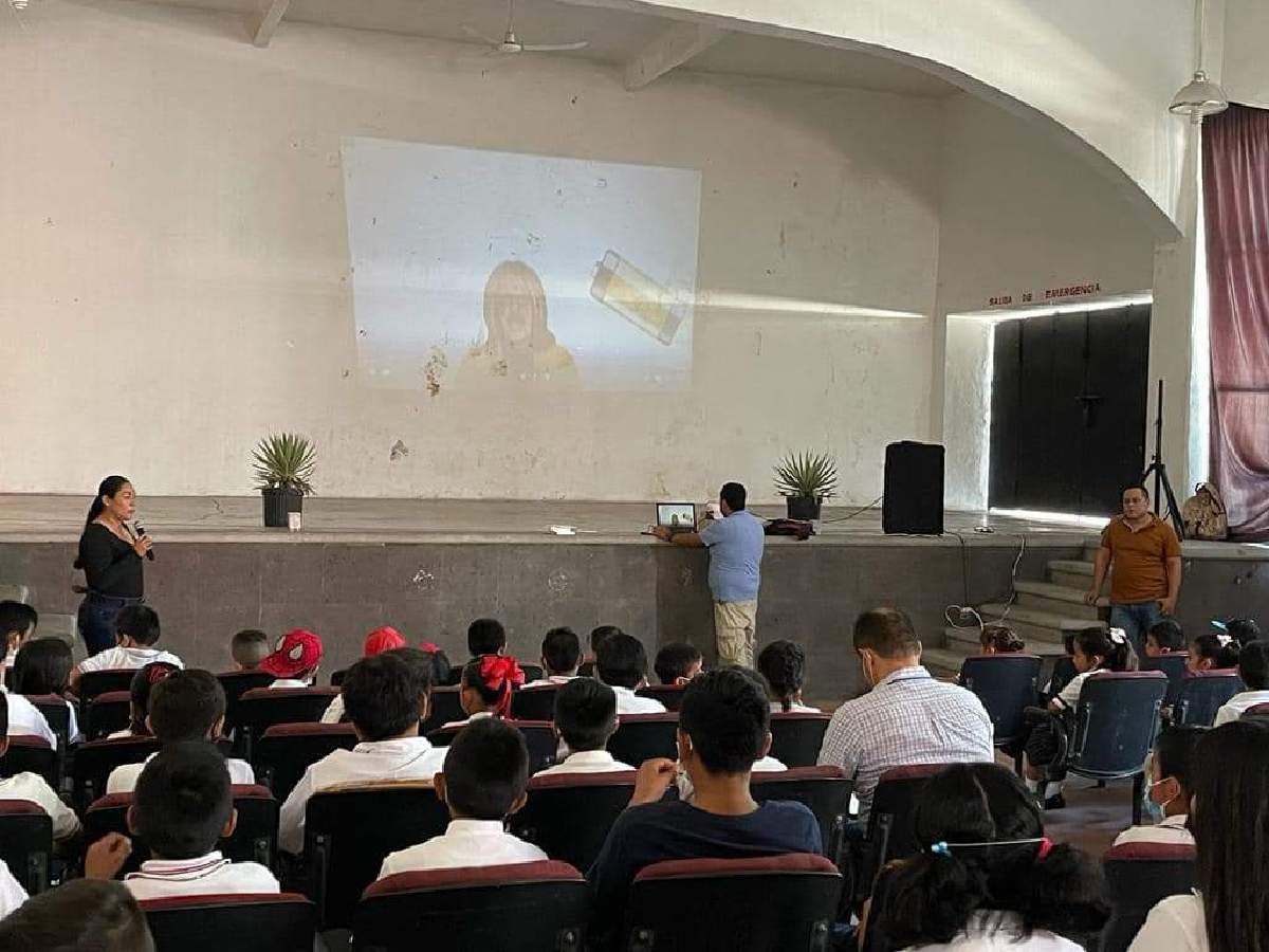 Instalarán contenedores en Tetecala para acopiar pilas usadas