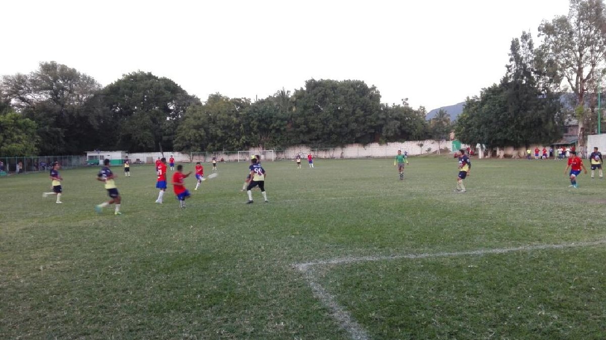Selección Zapata Velsimex califica a semifinales