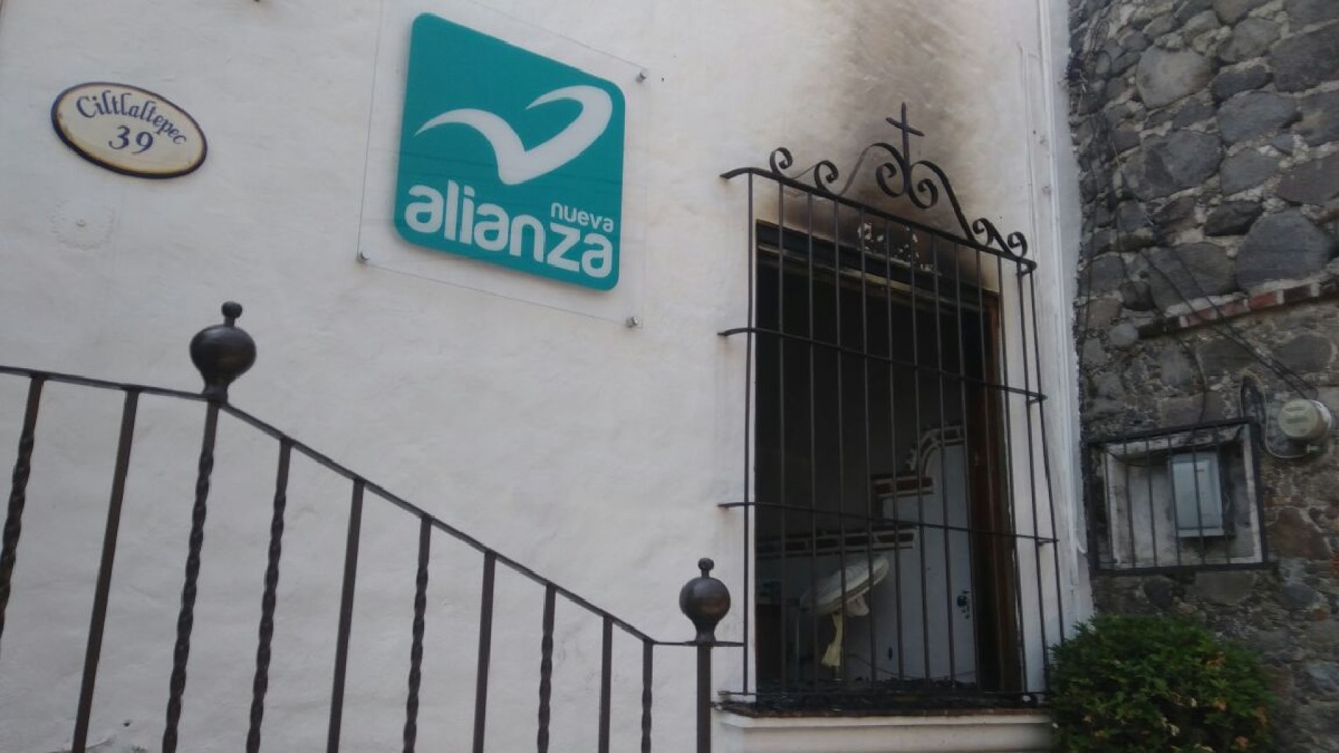 Atacan sede de Nueva Alianza