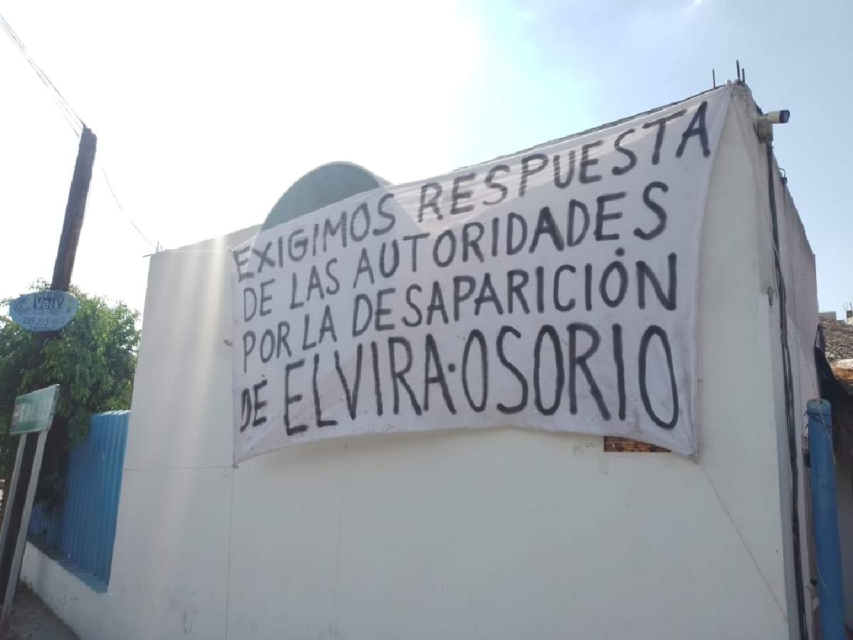 Bloquean carretera para exigir localización de mujer desaparecida en Tlaltizapán