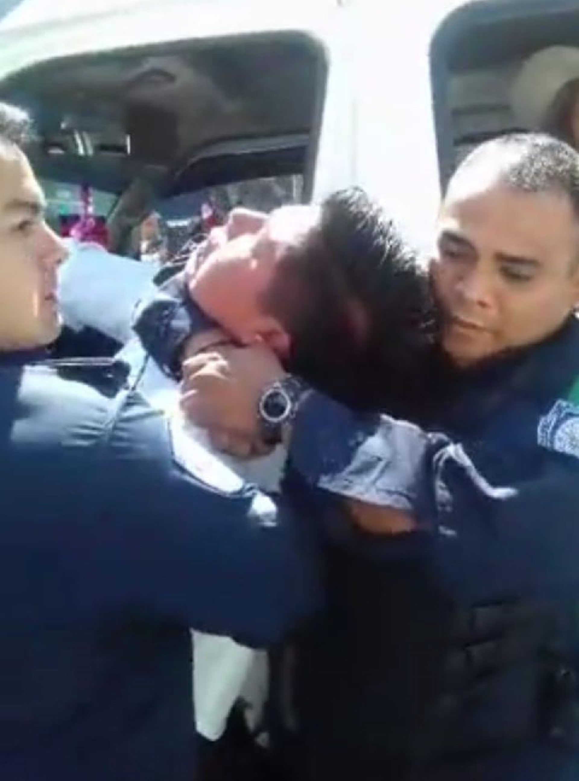 Chofer denunciará a los policías que lo golpearon