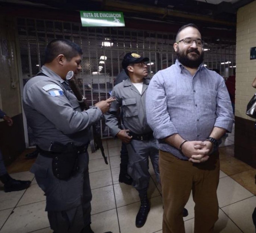 Javier Duarte llega a su tercera audiencia en Guatemala