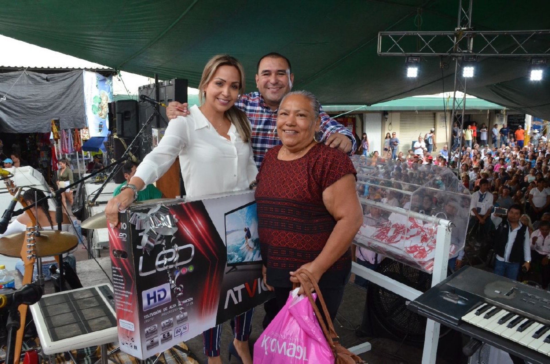 Celebran el Ayuntamiento y el DIF de Yautepec a las personas de la tercera edad