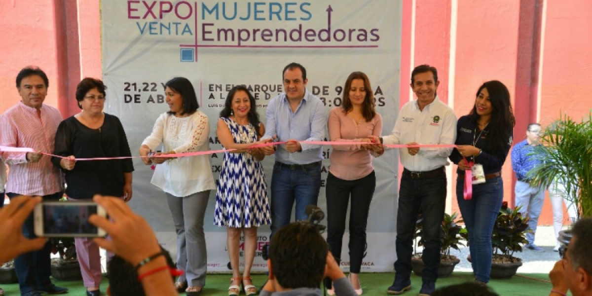 Inaugura Cuauhtémoc Blanco expo venta "Mujeres Emprendedoras"